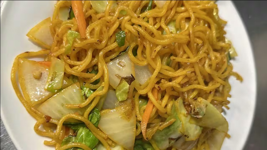 ネパール風味ベジタブルチャウメイン／Vegetable Choumin